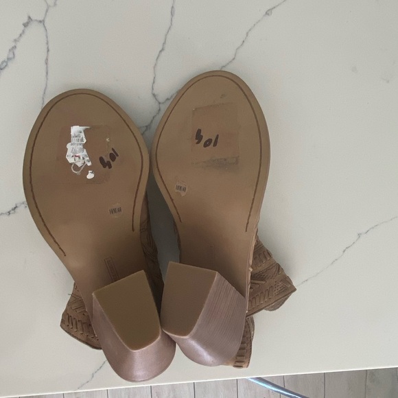 Vince Camuto Karenta leather open toe shoes tan size 10 - Picture 8 of 14